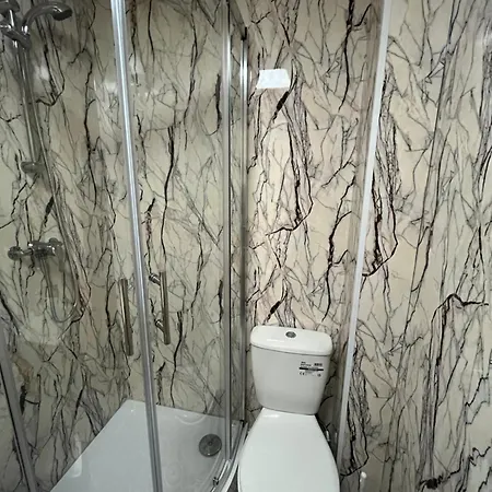 Spacious Near Southmead Hospital 3*