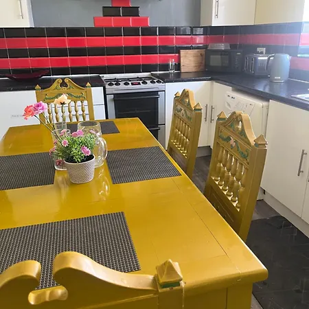 Spacious Near Southmead Hospital 3* Bristol