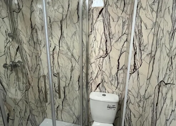 Spacious Near Southmead Hospital 3*